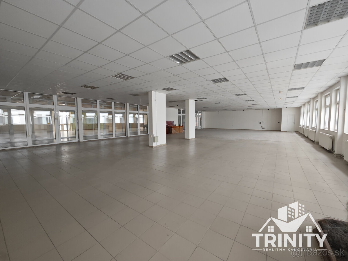 Na prenájom obchodný priestor v centre mesta Nové Zámky