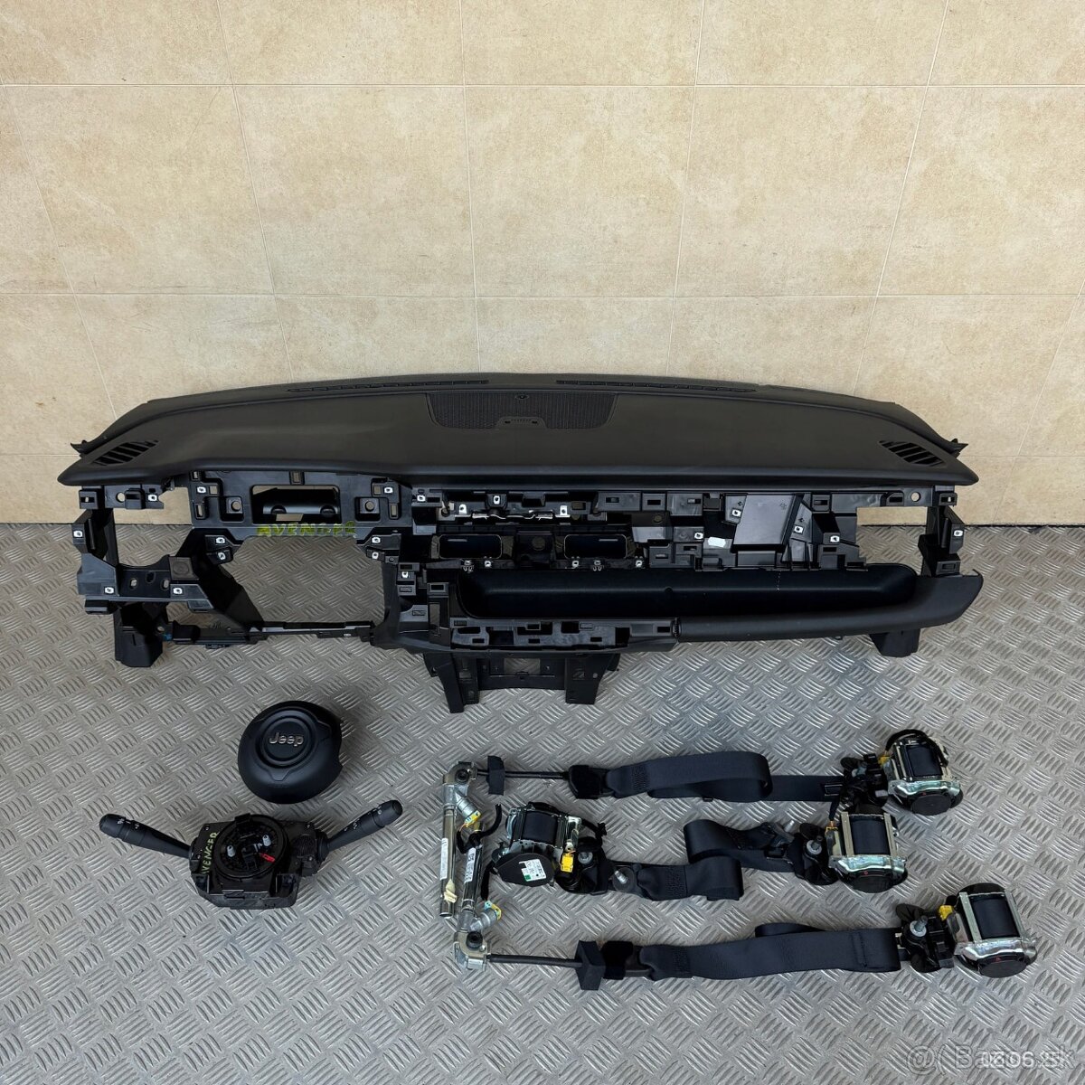 Airbagová sada Jeep Avenger s originální deskou