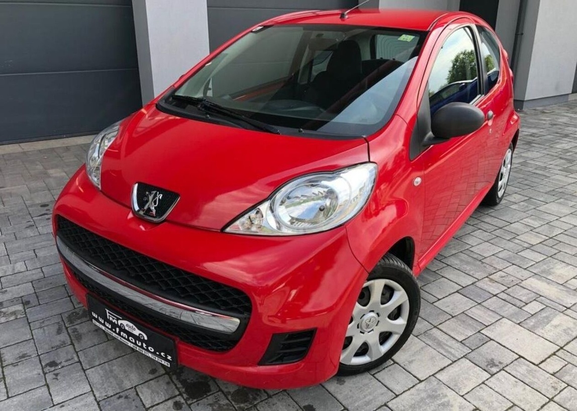 Peugeot 107 1.0 JUNIOR benzín manuál 50 kw