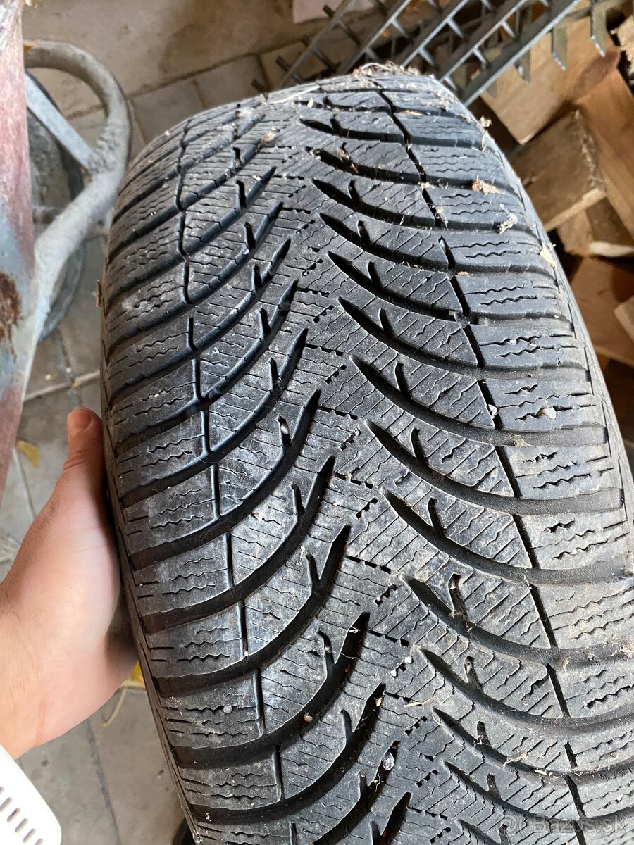 Michelin 215/55R16