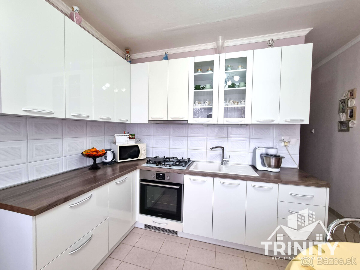 Na predaj veľký 3-izbový byt s balkónom v meste Nové Zámky