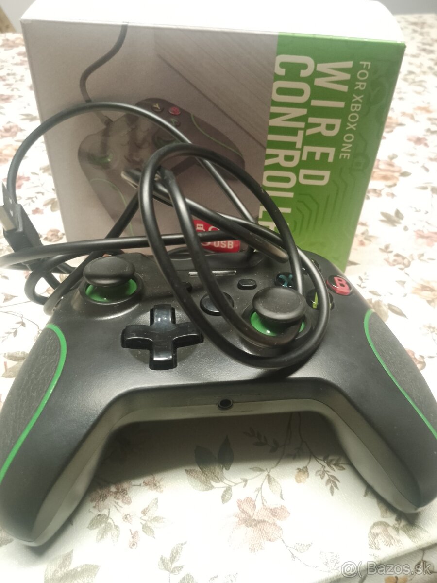 Xbox one/Pc herný ovládač.Cena za 2ks 25e.