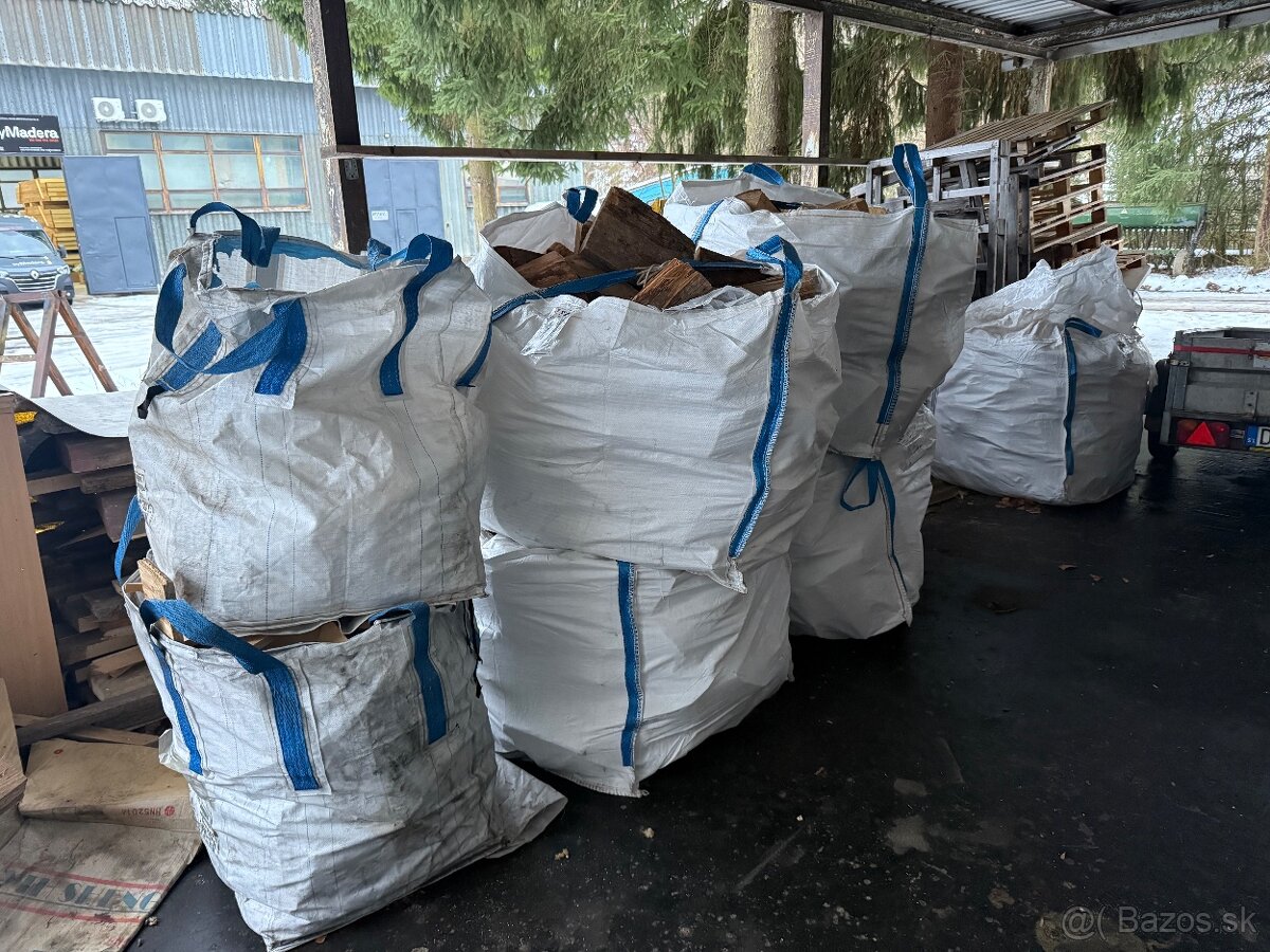 Drevo buk/ dub / smrek