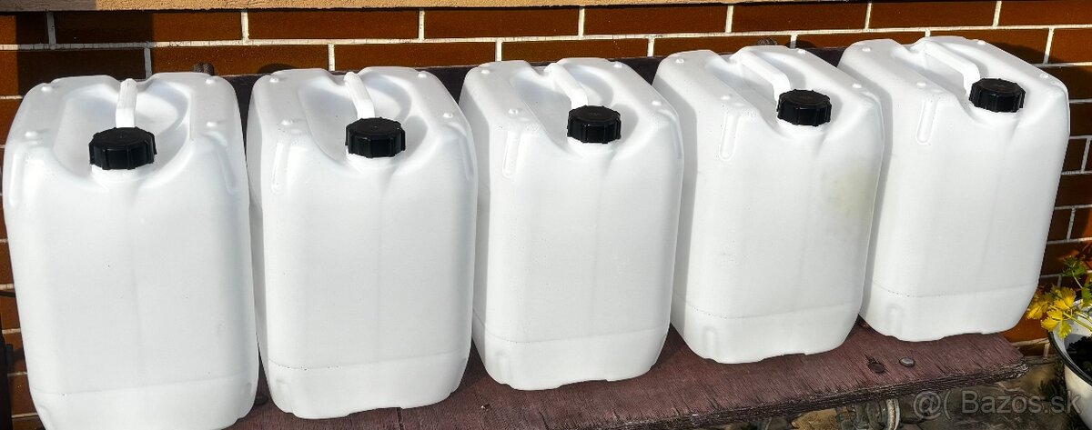 Plastové kanistre 20l