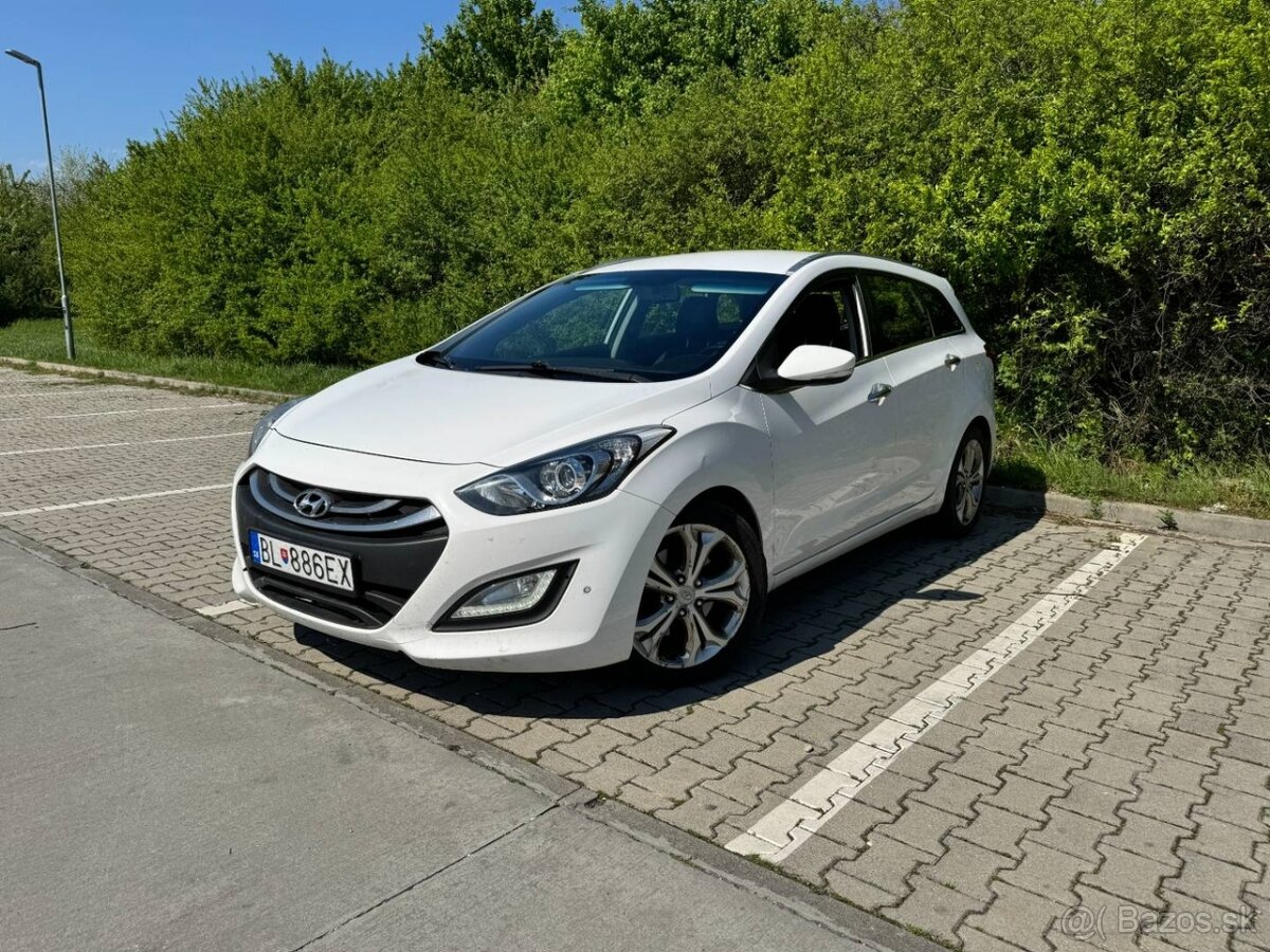 HYUNDAI i30
