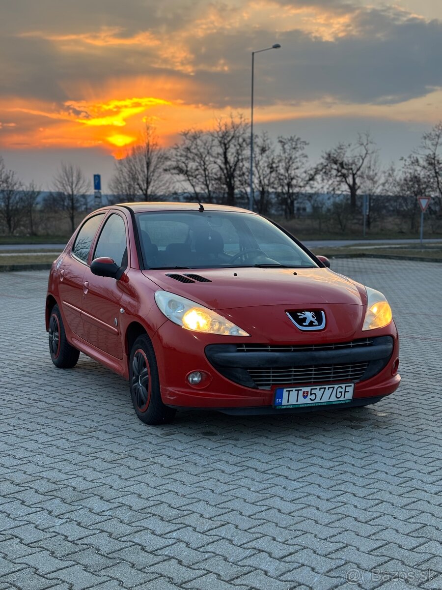 Peugeot 206+ 1.4 i 54kw r.v.2012, km. 113 000