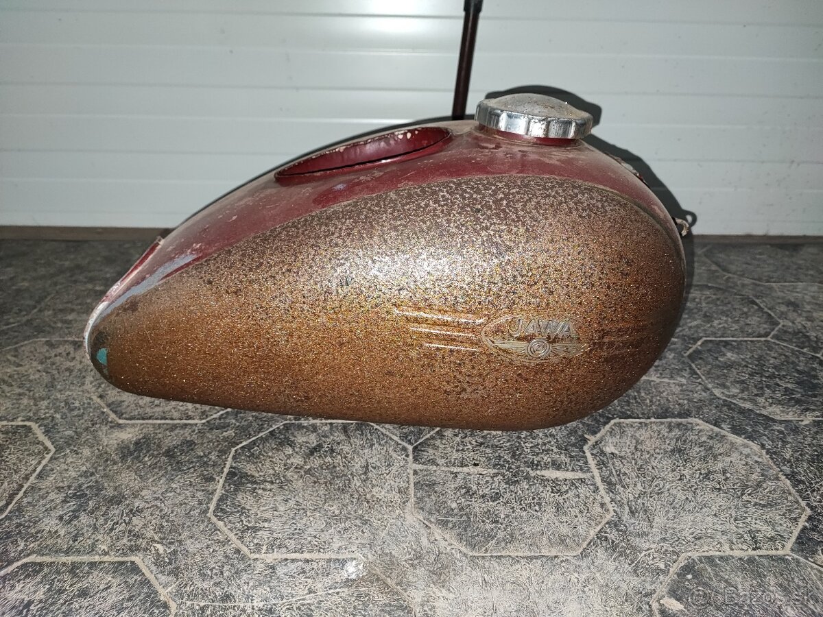 Jawa perak zbrojovka