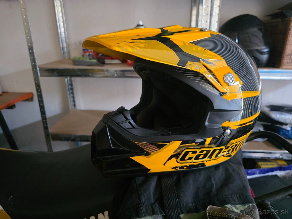 Prilba can-am XC3