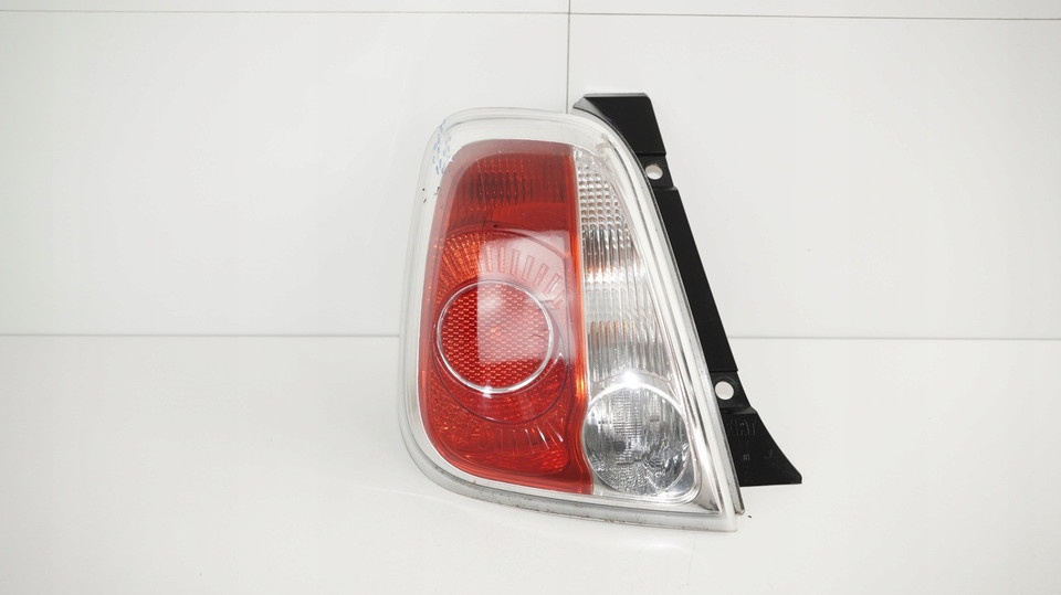 Predám zadné svetlá na Fiat 500 r. 2007 hore