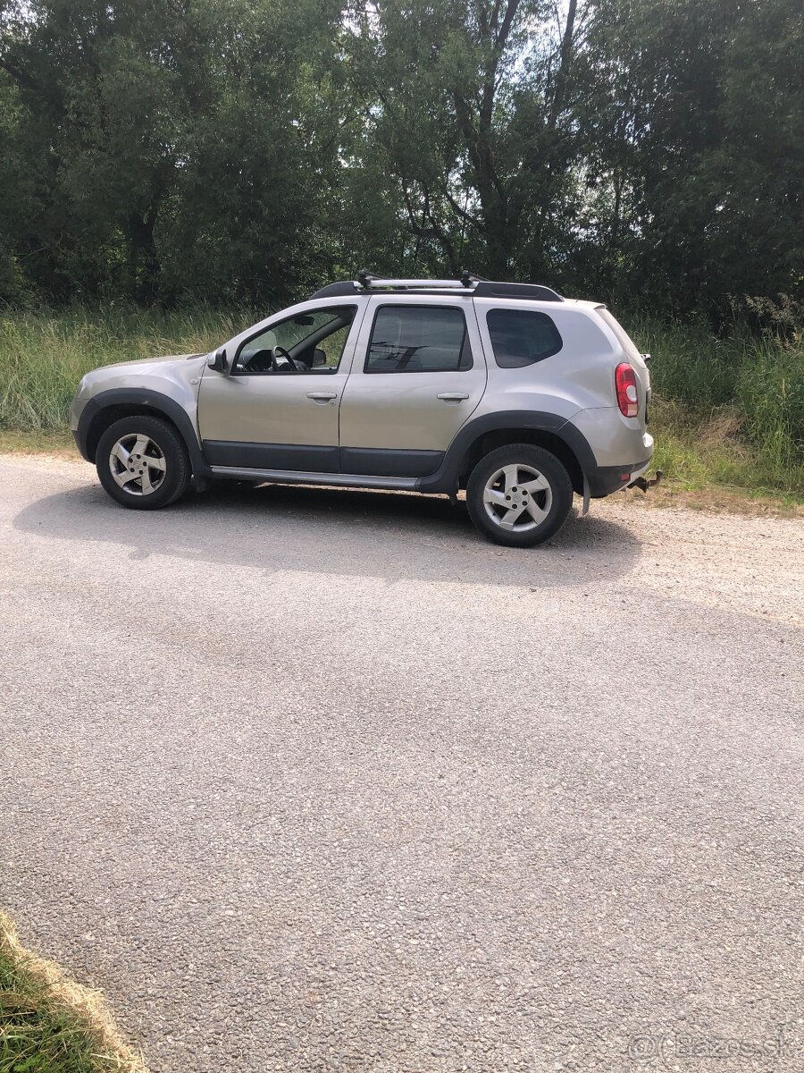 Duster 4x4 rok 2013 Nova Stk Ek ťažné klima 81 kw