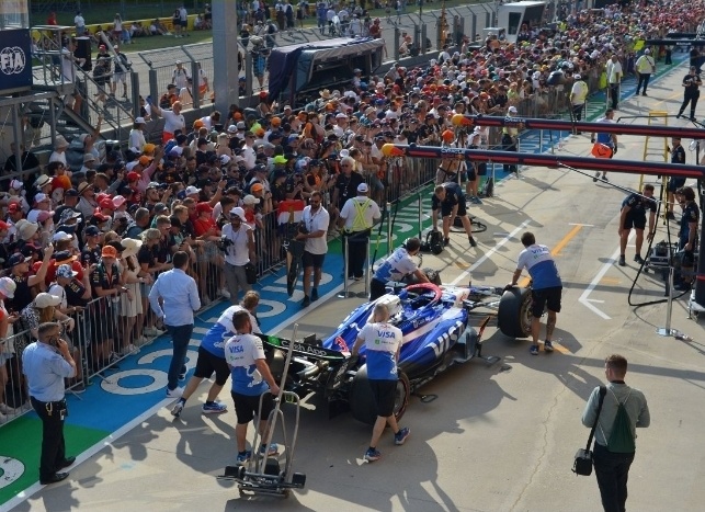 Pit lane walk F1 Veľká cena Maďarska Hungaroring