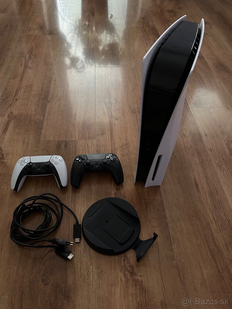 Playstation 5 + 2 ovládače