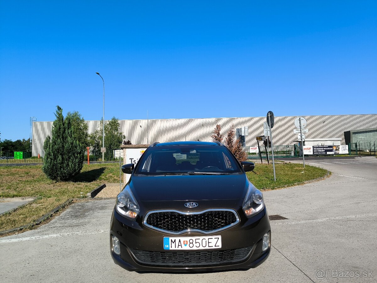 Kia carens