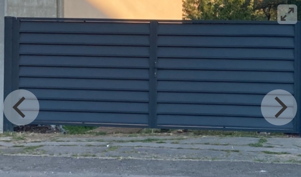 Dvojkridlova hlinikova brána