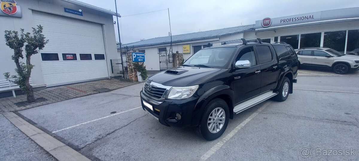 Toyota Hilux DC 3.0 I D-4D Sol A/