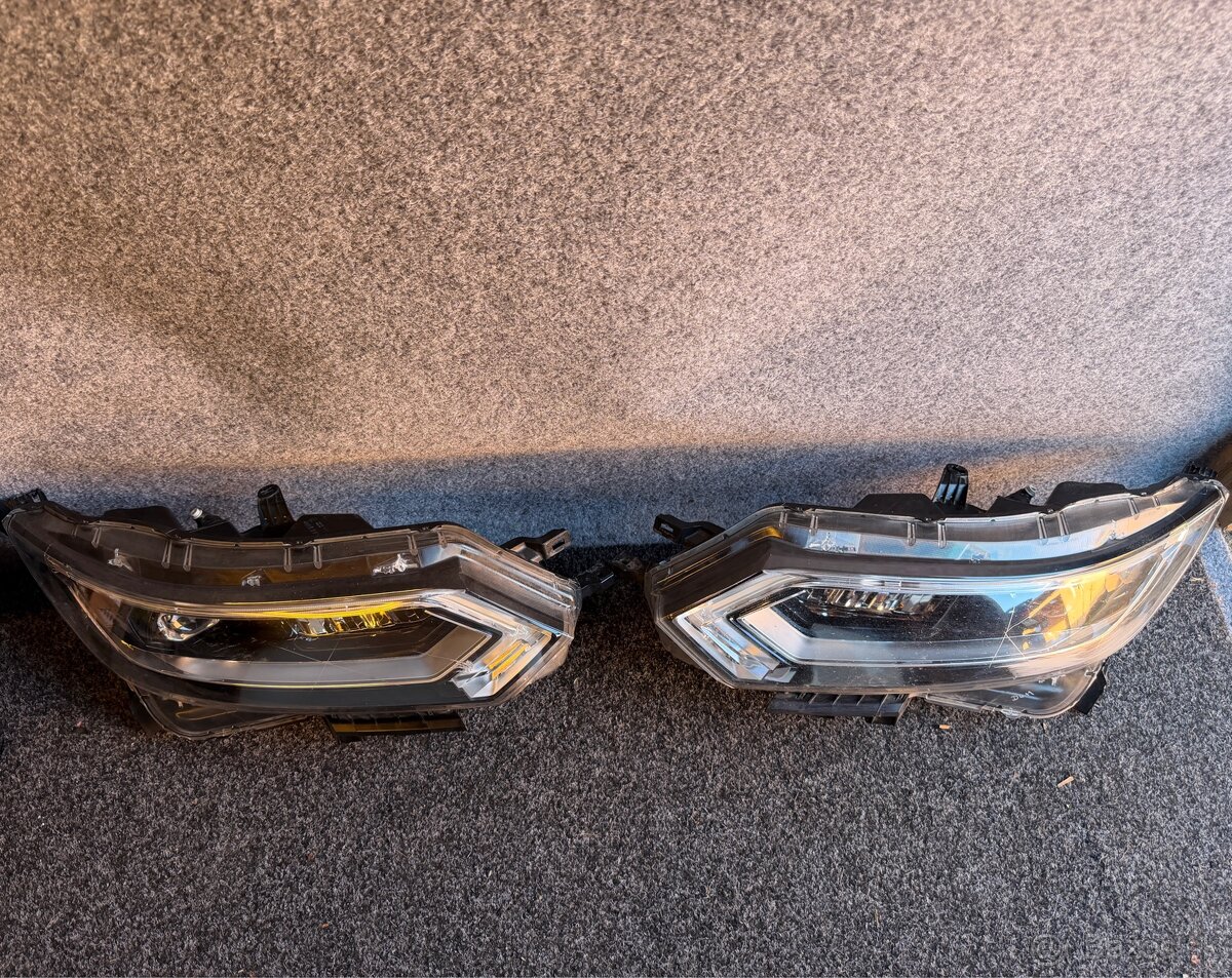 Svetlá Nissan Qashqai J11