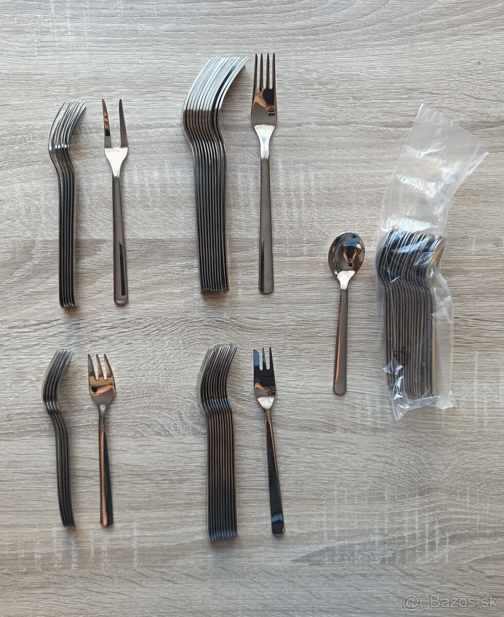 Malé vidličky a lyžičky