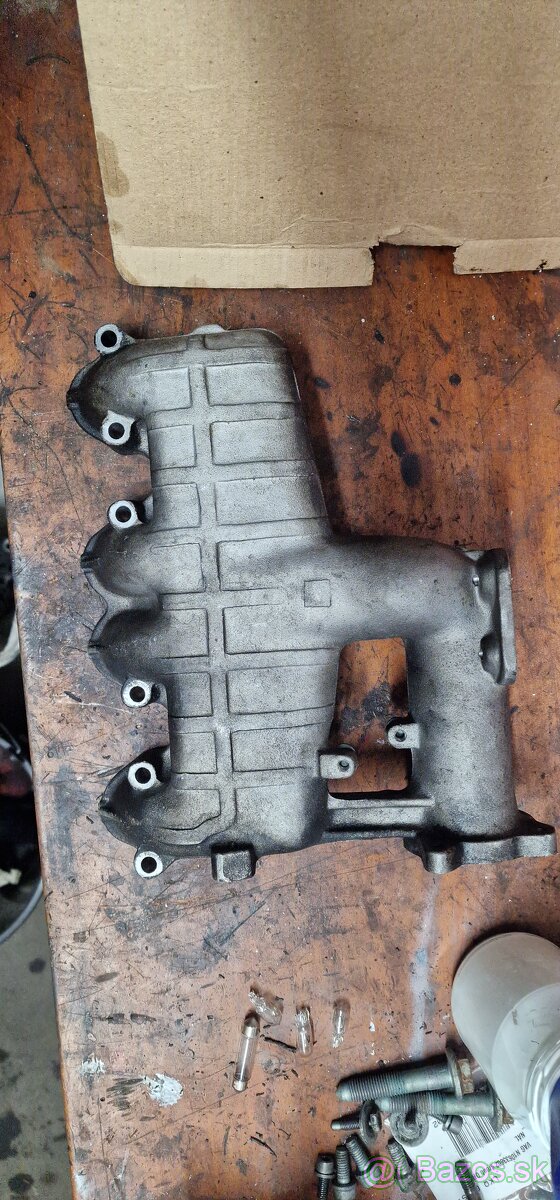 Sanie / sacie parohy / intake manifold 1.9 TDI 66kw / 81kw