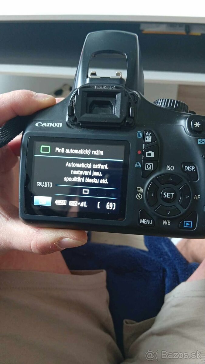 Fotoaparát Canon EOS 1100D so systémovým objektívom