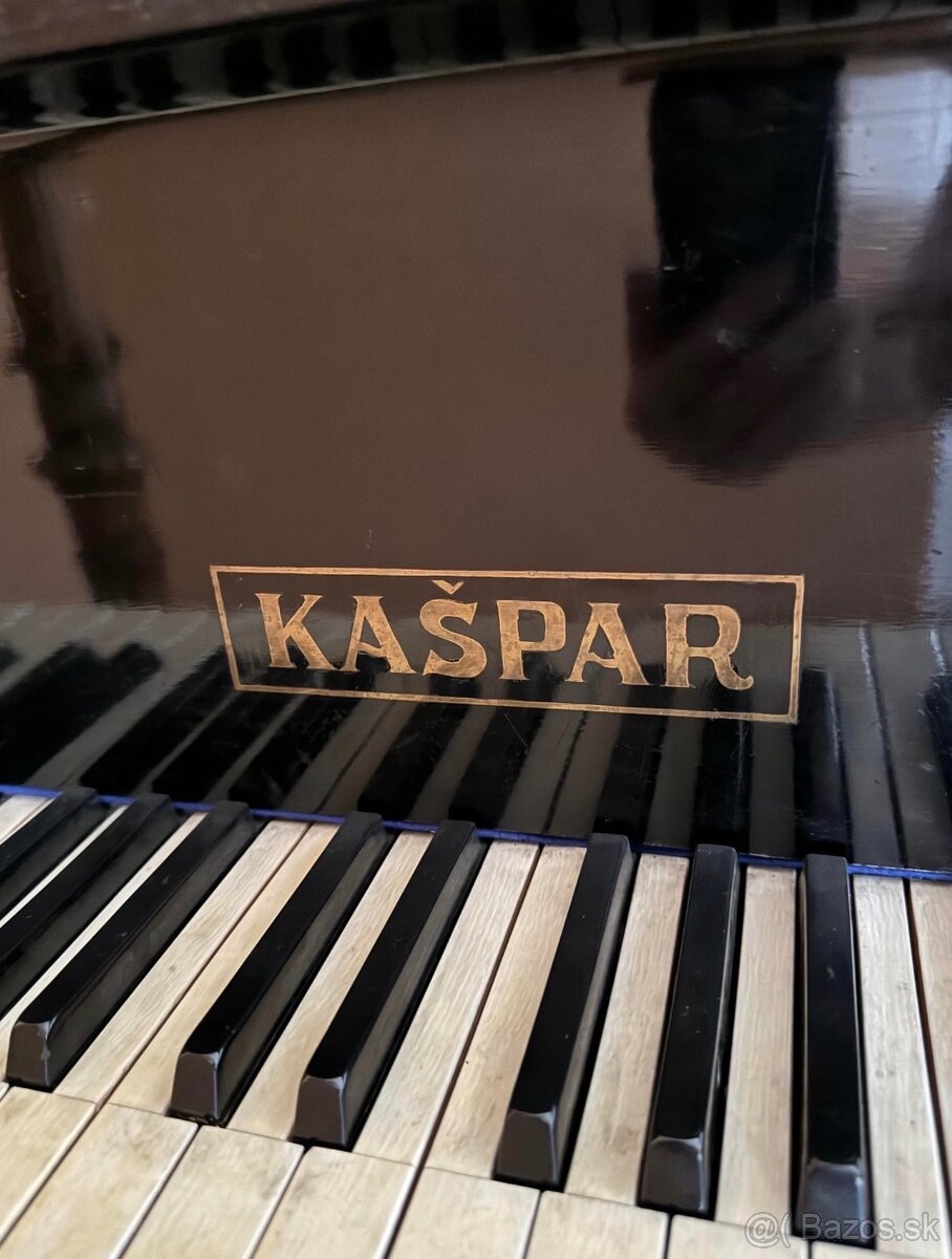 Klavír - krídlo Kašpar