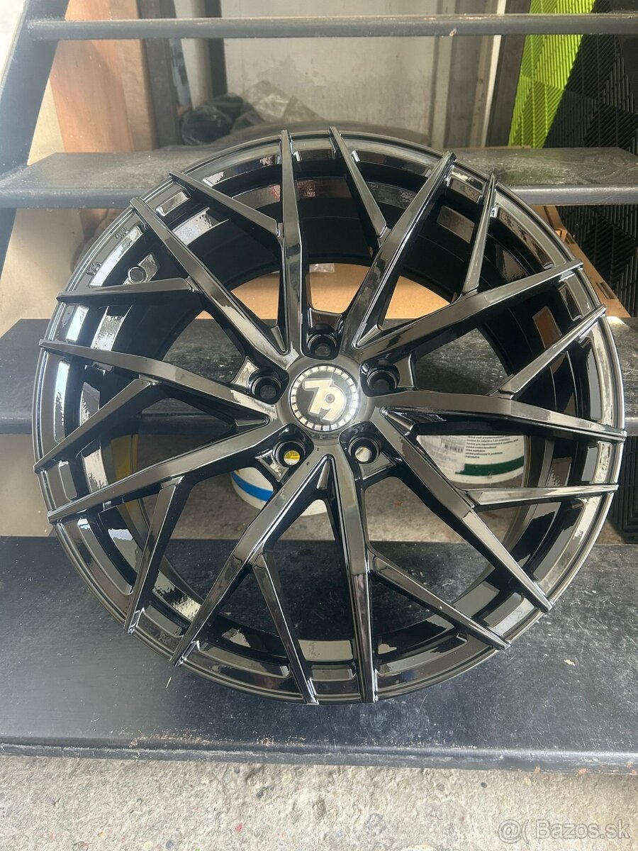 Elektrony,Disky Seventy9 Sv-C 8x18 5x114.3 ET40