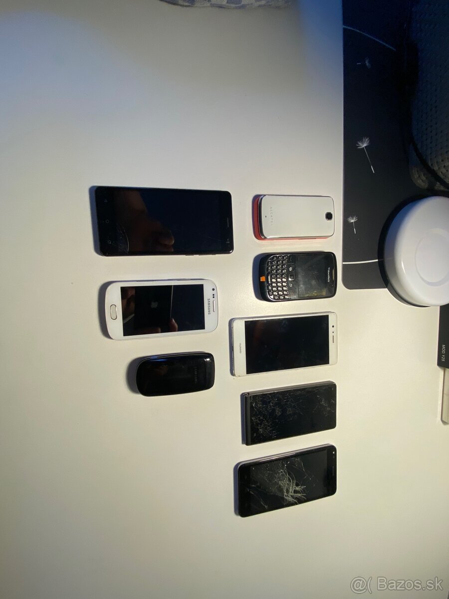 Staré mobilné telefóny