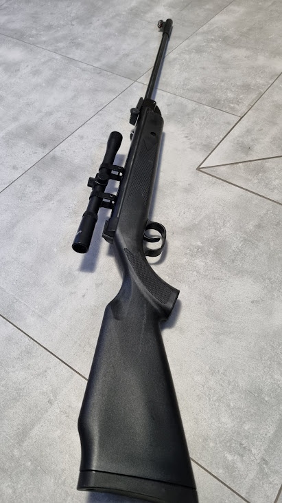VzduchovkaDESIGNED GERMANY KANDAR,model B2-4P 4.5+puškohľad
