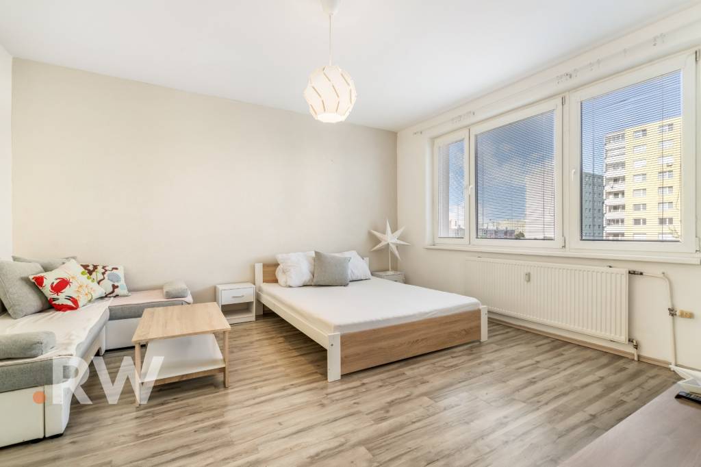 PRI ELEKTRIČKE - 1 izb. 36,20 m2 - oddelná kuchyňa - Osuskéh
