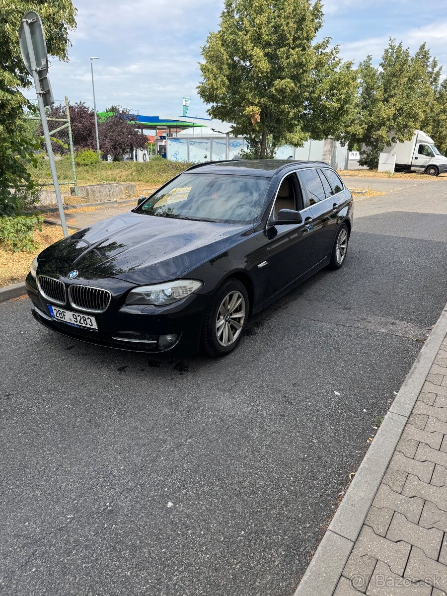 BMW F11 2011 530d 248t km 3.0d Automat kůže nové přední brzd