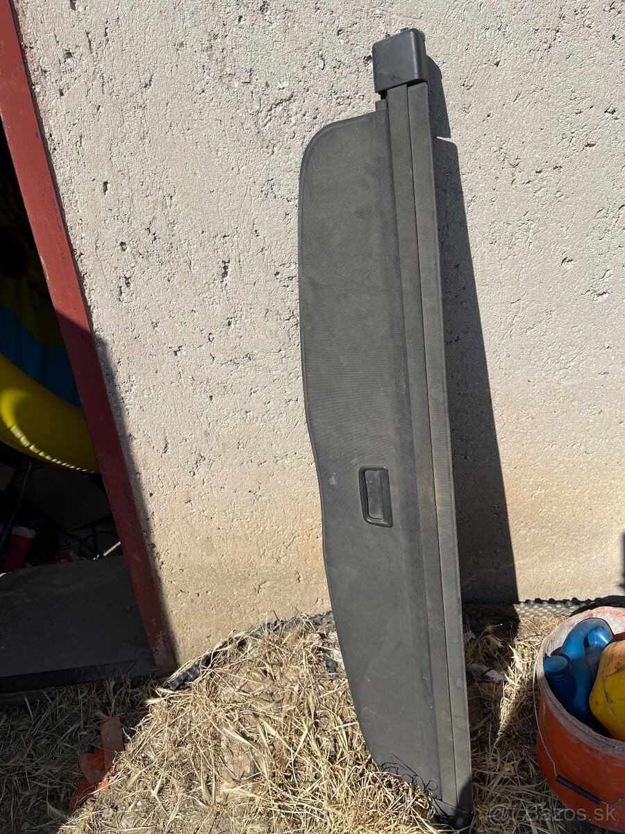 Zadná roleta kufra Passat b5/5.5 kombi čierna