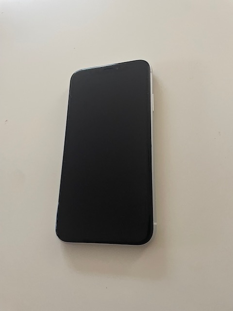 Krásny Iphone XR bielej farby 128GB batéria 100 percent