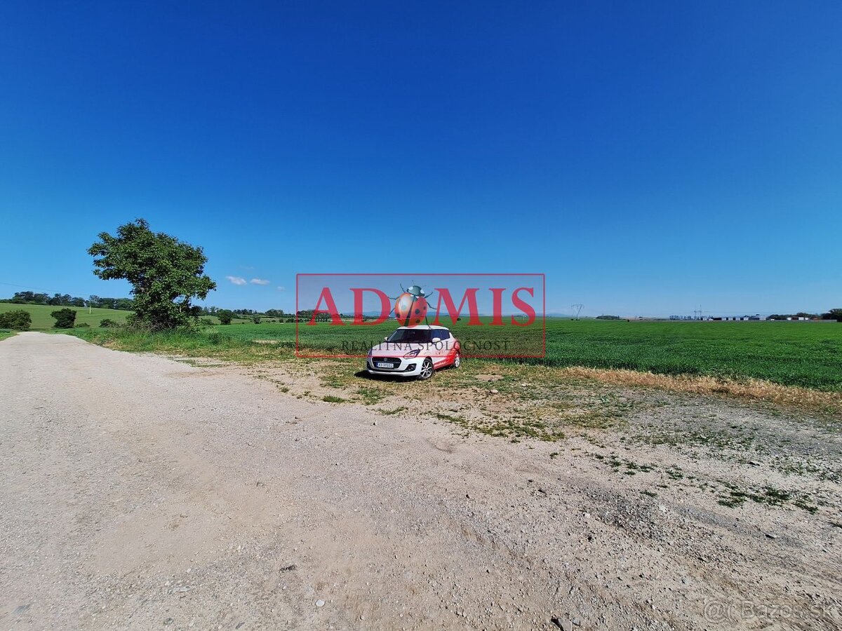 ADOMIS  - predáme stavebný pozemok Seňa 585m2,len 15min. z K