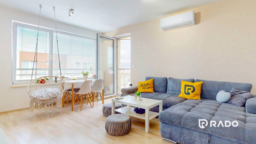 RADO | 4i byt s terasou a parkovaním v tichej časti Rovinky 