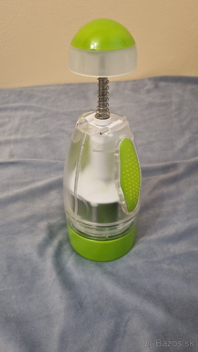 Ručný sekáč orechov