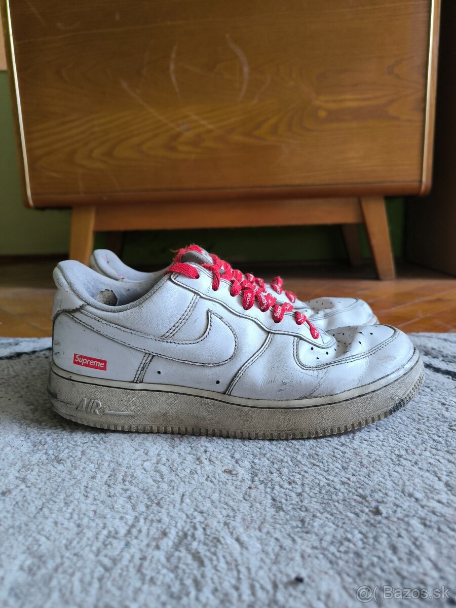 Nike Air Force 1 Low Supreme White