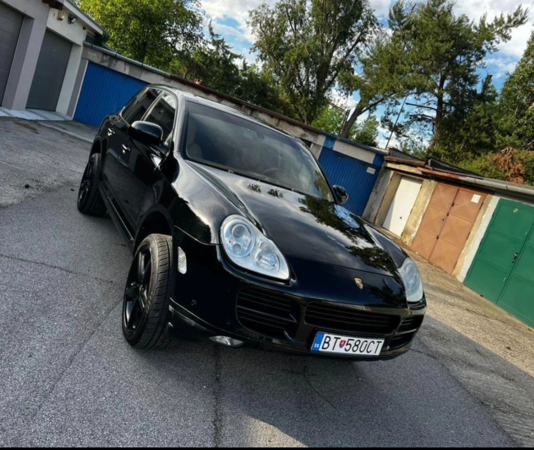 PORSCHE CAYENNE S - Black on Black