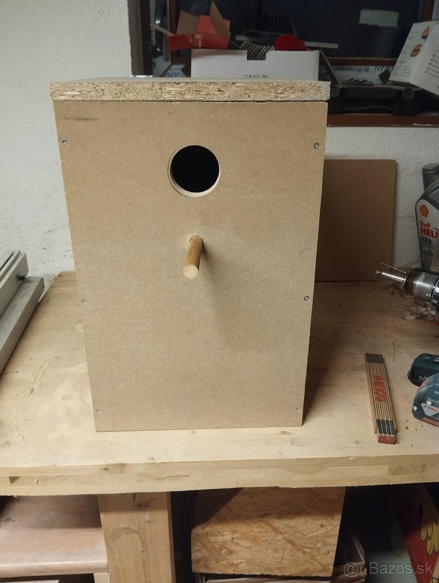 Hniezdiaca búdka pre Alexandra alebo Rozelu