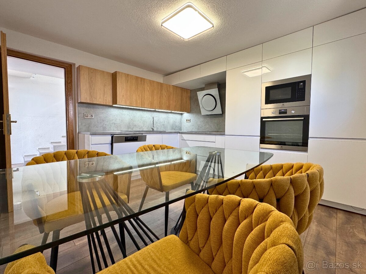 Rodinný dom s garážou na ostrove Vir - Chorvátsko