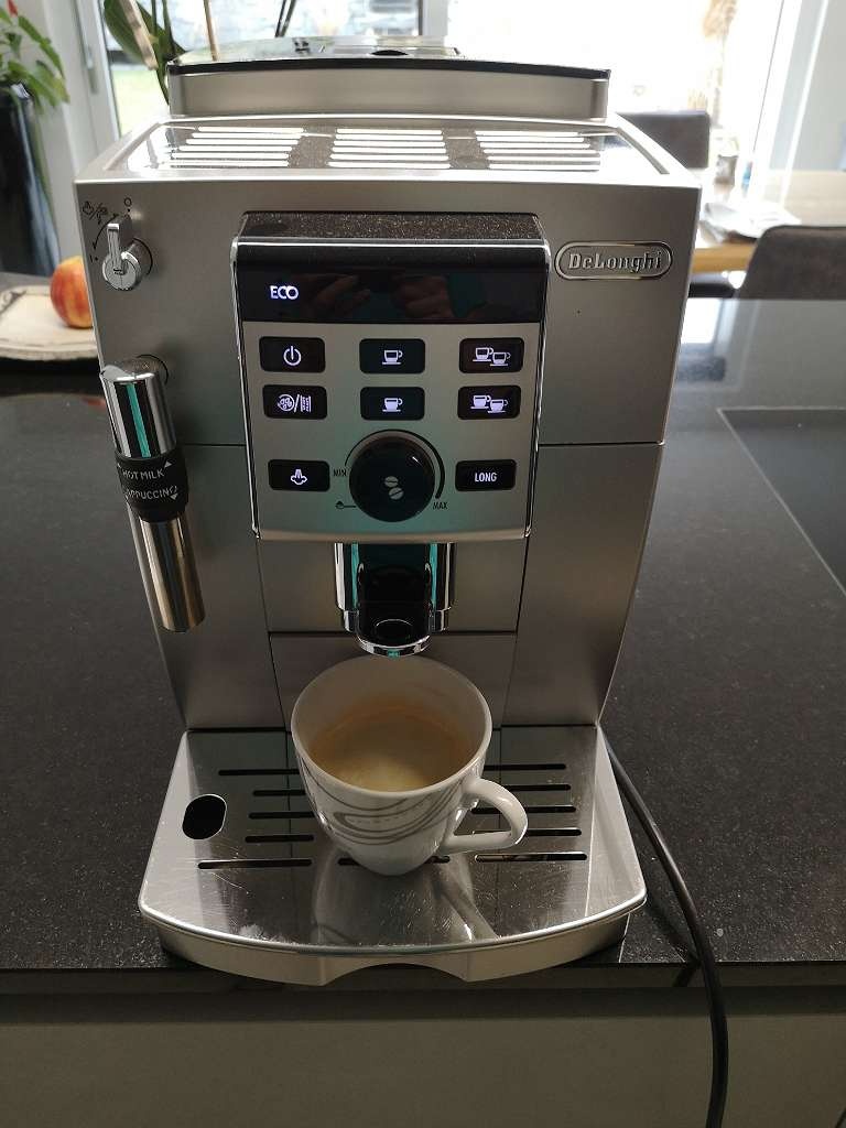 Automatický kávovar DeLonghi Magnifica S.