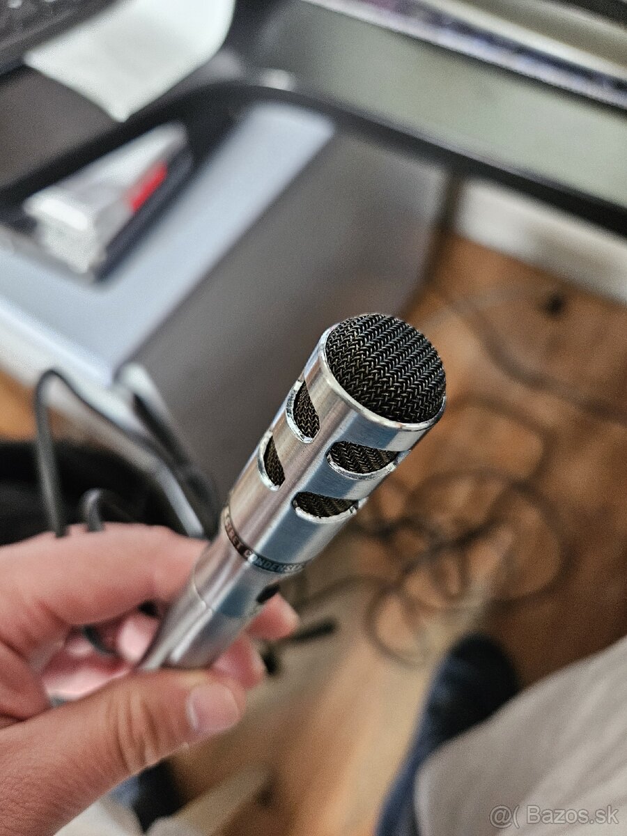 Kondenzátorový mikrofón AOI ECM-1015