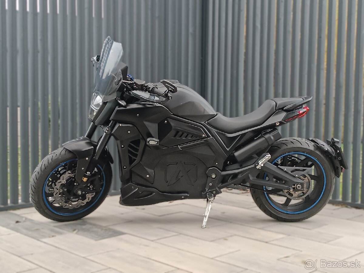 Elektro motorka, B vodičský, 300 km dojazd na 1 nabitie