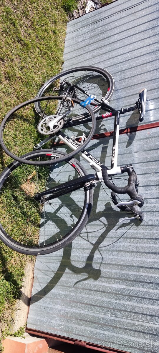 Cestný bicykel Leader Fox