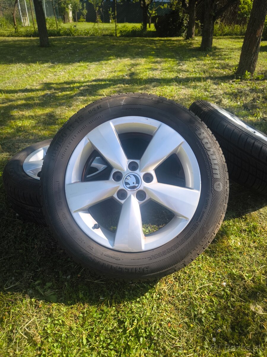 Škoda R15, 5x100 s pneu 185/60
