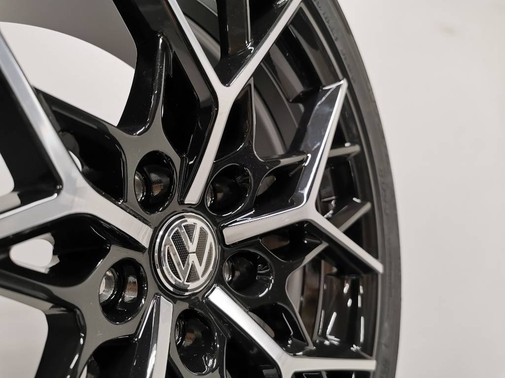 Passat B8 letný komplet 235/45 R18 98W Nexen ET44 5x112