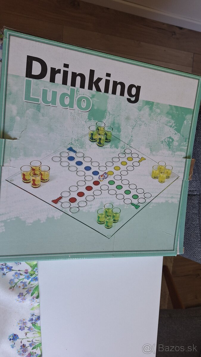 Drinking ludo spoločenská hra na chatu oslavu