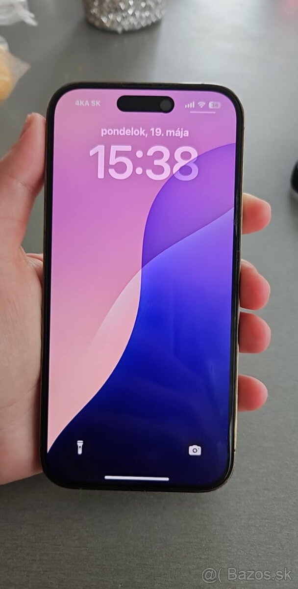 iPhone 14 pro gold