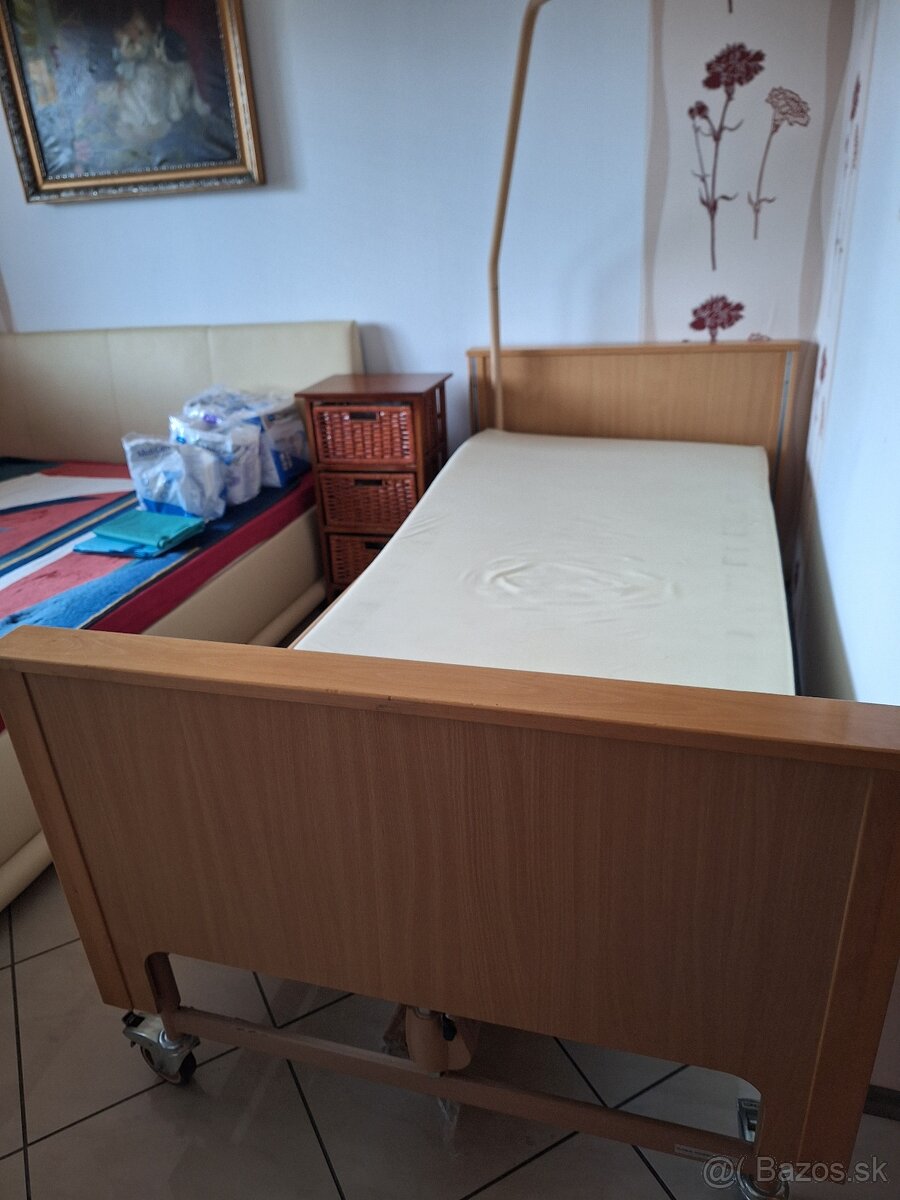 Polohovateľná posteľ