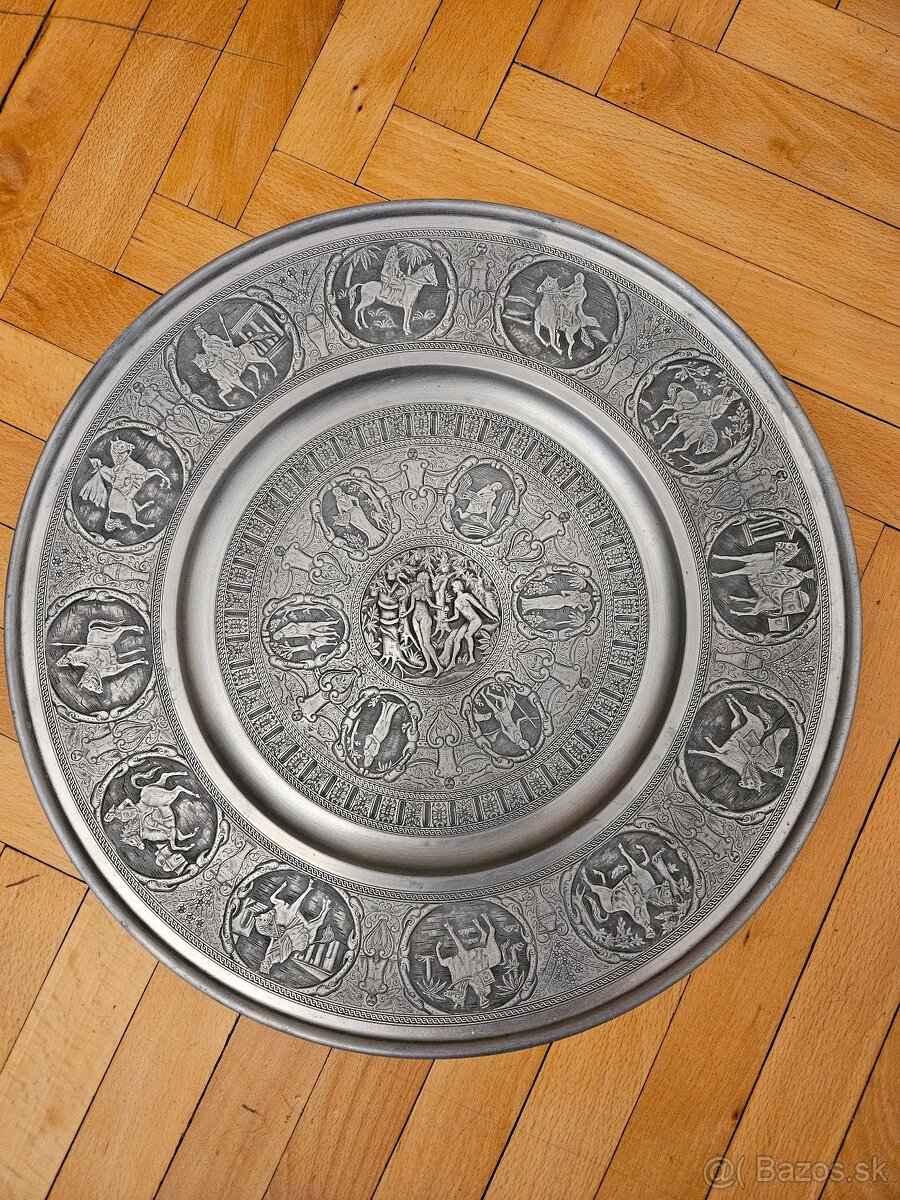 Cínový veľký tanier na zavesenie cena 20€-priemer-40cm/