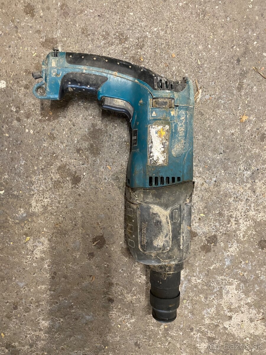 Makita HR2460 pokezená
