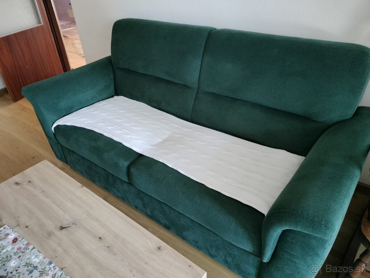 Sedačka pre troch